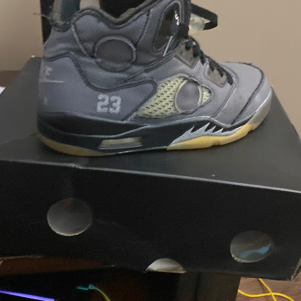 Off white 5s
